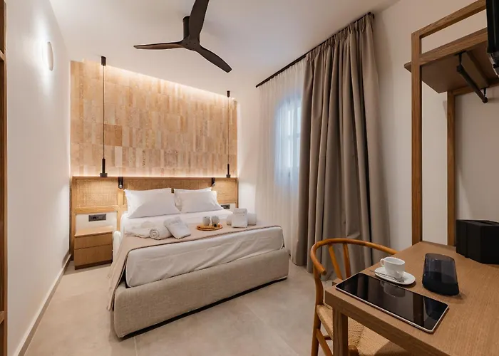 Karavel - Old Town Aparthotel 4*