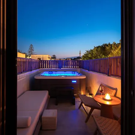 Apart Otel Karavel - Old Town
