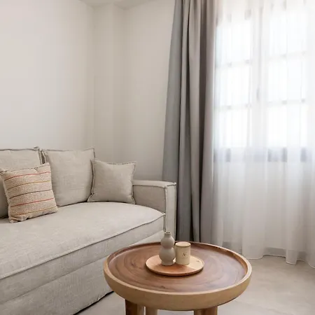 Karavel - Old Town Apart Otel 4*