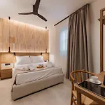Karavel - Old Town Apart Otel 4*