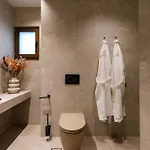 Karavel - Old Town Apart Otel
