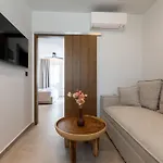 Apart Otel Karavel - Old Town